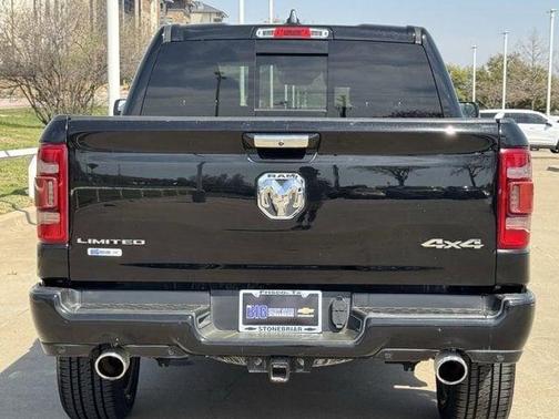 Diamond Black Crystal Pearlcoat 2021 RAM 1500 Limited