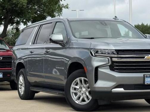2023 Chevrolet Suburban LT
