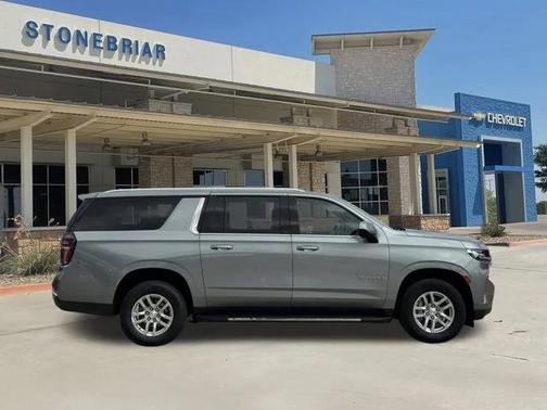 2023 Chevrolet Suburban LT