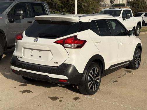 2020 Nissan Kicks SR
