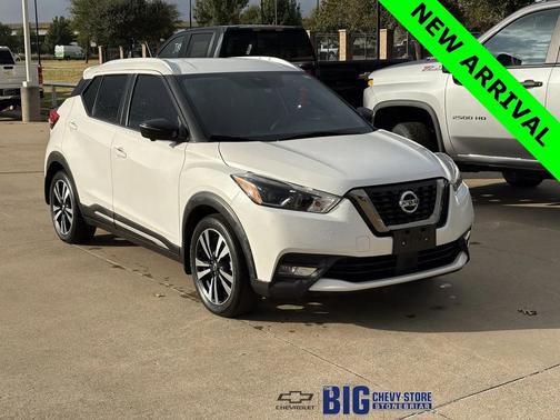 2020 Nissan Kicks SR