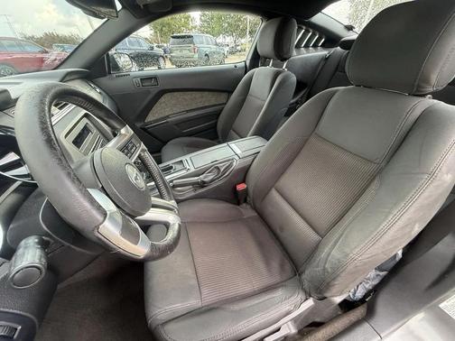 2014 Ford Mustang V6