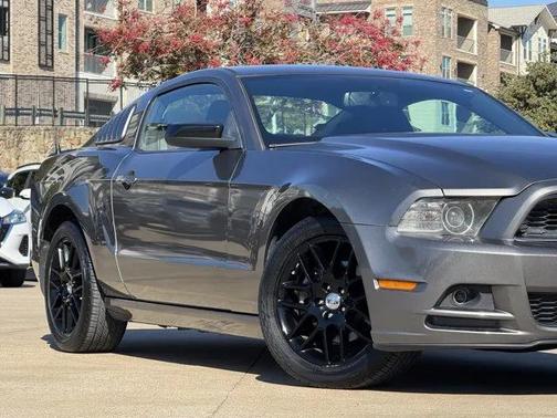 2014 Ford Mustang V6