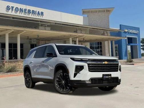 Polar White Tricoat 2026 Chevrolet Traverse LT