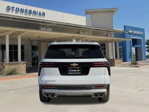 Polar White Tricoat 2026 Chevrolet Traverse LT