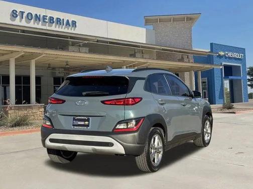 2022 Hyundai KONA SEL