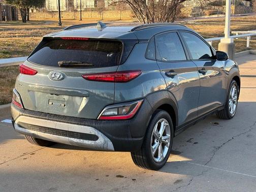 2022 Hyundai KONA SEL