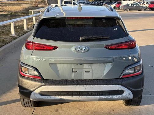 2022 Hyundai KONA SEL