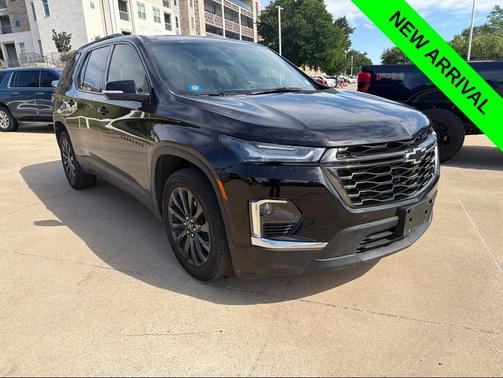 Mosaic Black Metallic 2023 Chevrolet Traverse RS