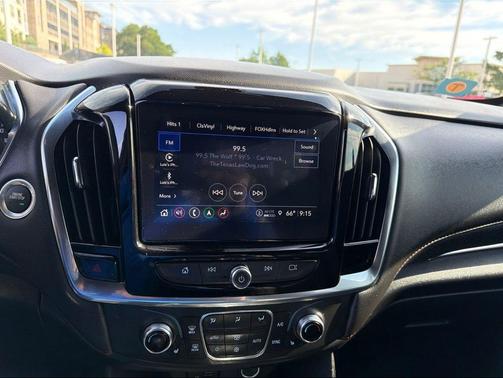 Mosaic Black Metallic 2023 Chevrolet Traverse RS