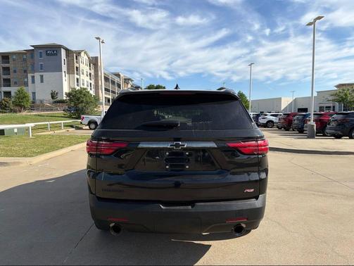 Mosaic Black Metallic 2023 Chevrolet Traverse RS
