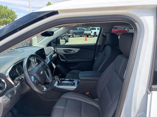 Summit White 2025 Chevrolet Blazer 3LT