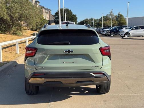Cacti Green 2024 Chevrolet Trax FWD ACTIV
