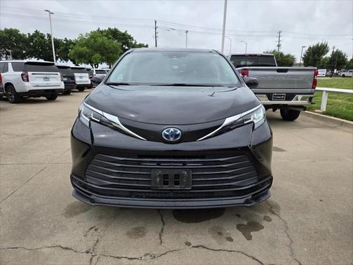 2021 Toyota Sienna LE