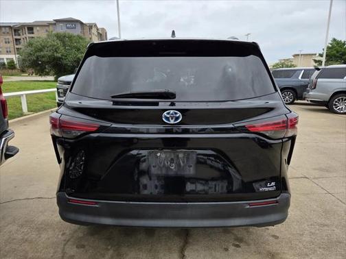 2021 Toyota Sienna LE