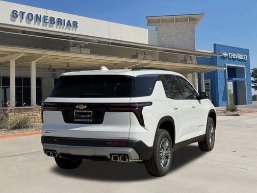 Summit White 2026 Chevrolet Traverse LT