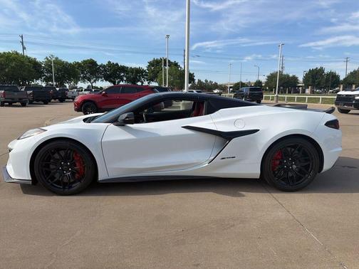Arctic White 2023 Chevrolet Corvette Z06