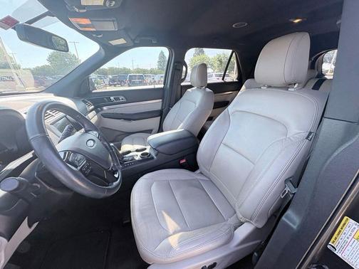 Magnetic Metallic 2018 Ford Explorer XLT