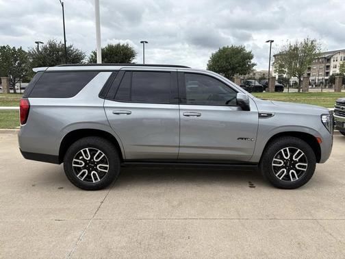 2023 GMC Yukon 4WD AT4
