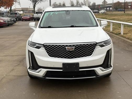 2022 Cadillac XT6 Premium Luxury FWD