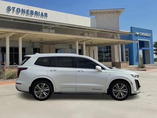 2022 Cadillac XT6 Premium Luxury FWD