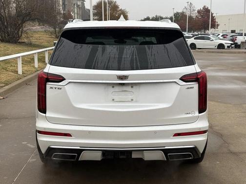 2022 Cadillac XT6 Premium Luxury FWD
