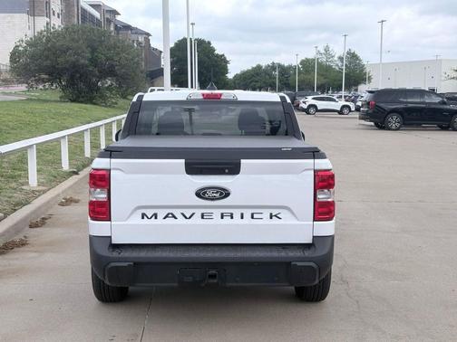 Oxford White 2025 Ford Maverick XL