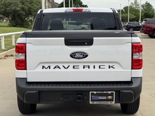 Oxford White 2025 Ford Maverick XL