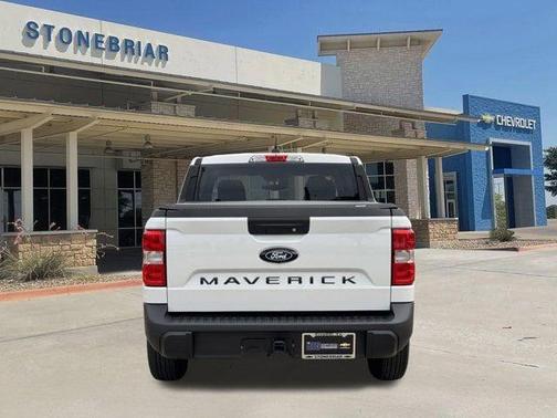 Oxford White 2025 Ford Maverick XL