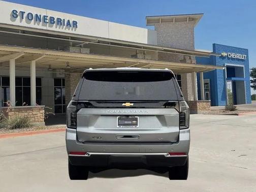 2025 Chevrolet Suburban LT