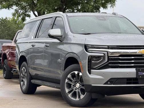 2025 Chevrolet Suburban LT