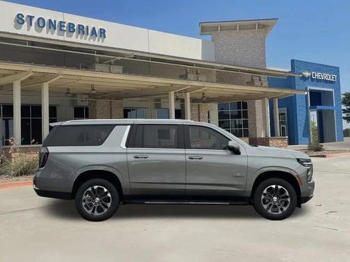 2025 Chevrolet Suburban LT