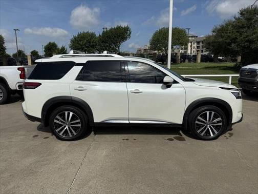 2024 Nissan Pathfinder Platinum FWD