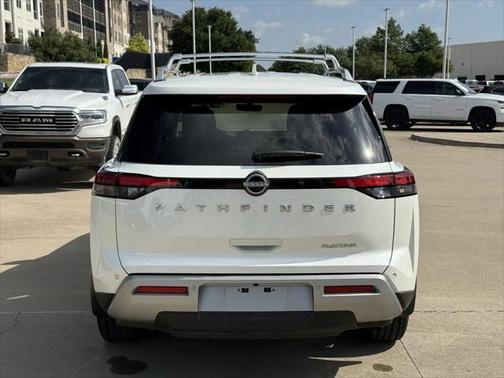 2024 Nissan Pathfinder Platinum FWD