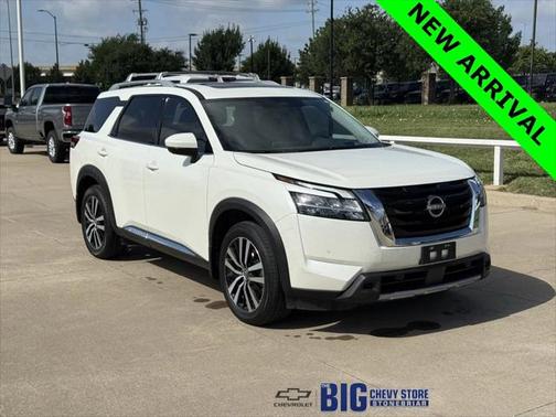 2024 Nissan Pathfinder Platinum FWD