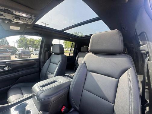 Black 2023 Chevrolet Suburban 4WD Z71