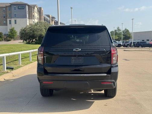 Black 2023 Chevrolet Suburban 4WD Z71