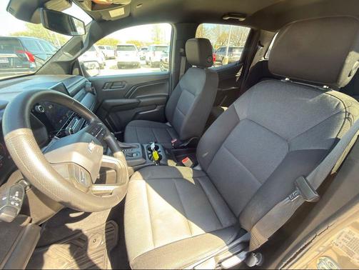 2024 Chevrolet Colorado WT