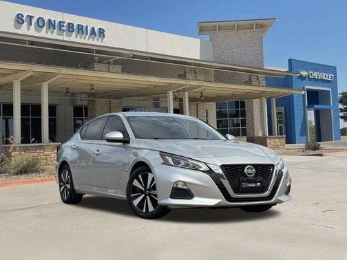 Brilliant Silver Metallic 2022 Nissan Altima 2.5 SV