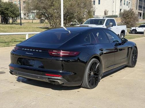 2018 Porsche Panamera 4