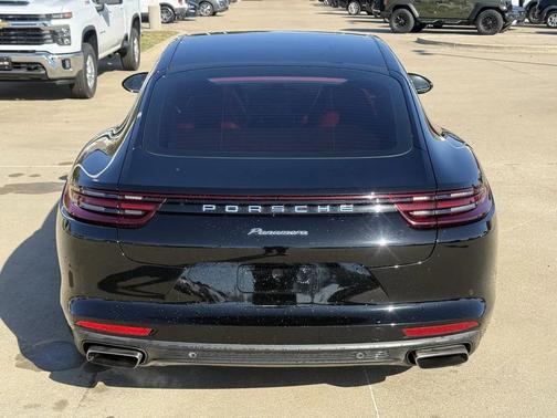 2018 Porsche Panamera 4