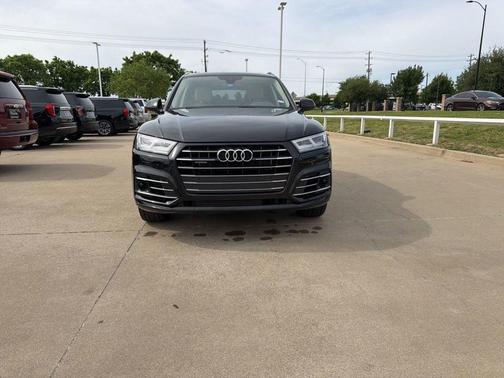 Mythos Black Metallic 2020 Audi Q5 Premium Plus 55 TFSI e quattro S tronic