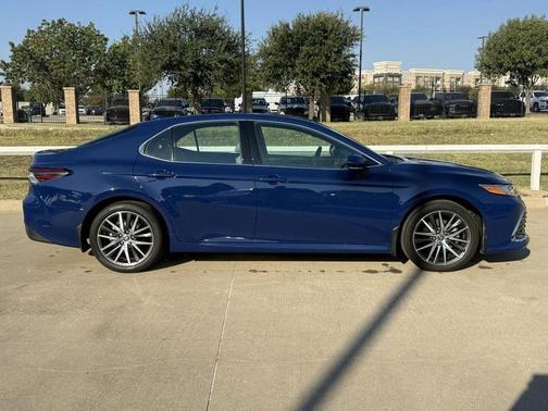 2024 Toyota Camry Hybrid XLE