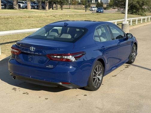 2024 Toyota Camry Hybrid XLE