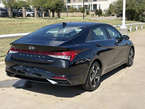 2021 Hyundai ELANTRA Limited