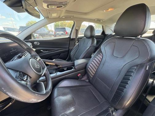 2021 Hyundai ELANTRA Limited