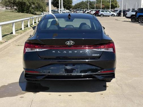 2021 Hyundai ELANTRA Limited