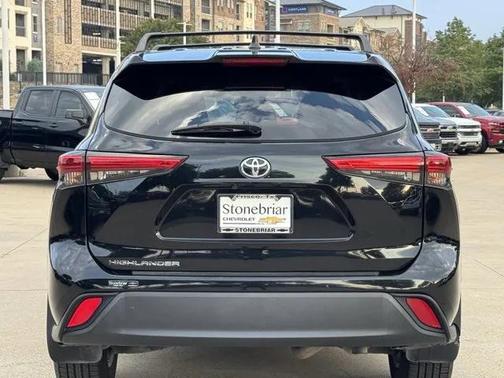 2022 Toyota Highlander L