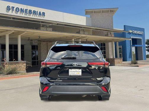 2022 Toyota Highlander L