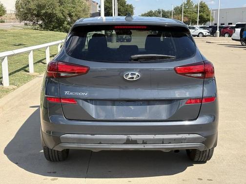 2021 Hyundai TUCSON SE